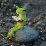 Little frog reading a book resin ornaments